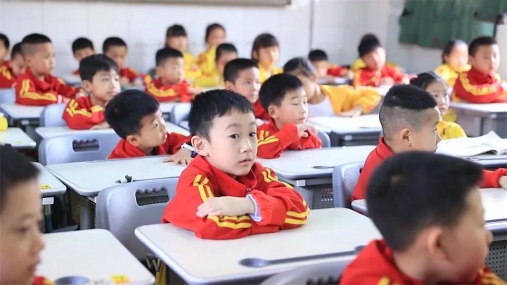 新課桌椅時代——科學(xué)健康三防正姿課桌椅普及方案(圖13) 新課桌椅時代——科學(xué)健康三防正姿課桌椅普及方案(圖13)