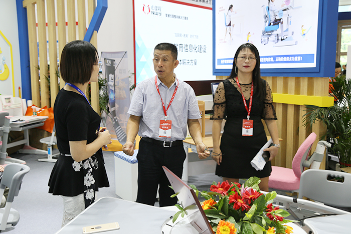 同心筑夢(mèng) 科教領(lǐng)航｜博仕有成攜三防正姿普及方案亮相2019深圳教育裝備博覽會(huì)(圖9)