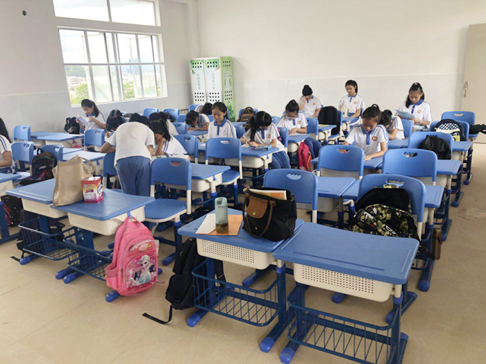 湯坑小學教室使用博仕有成課桌椅