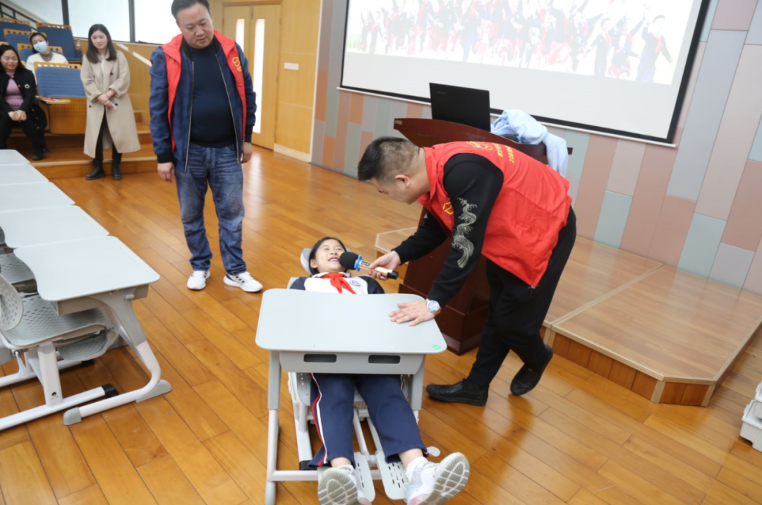 快樂學(xué)習(xí)，健康午休 | 博士有成午休課桌椅走進莞城中心小學(xué)(圖4)